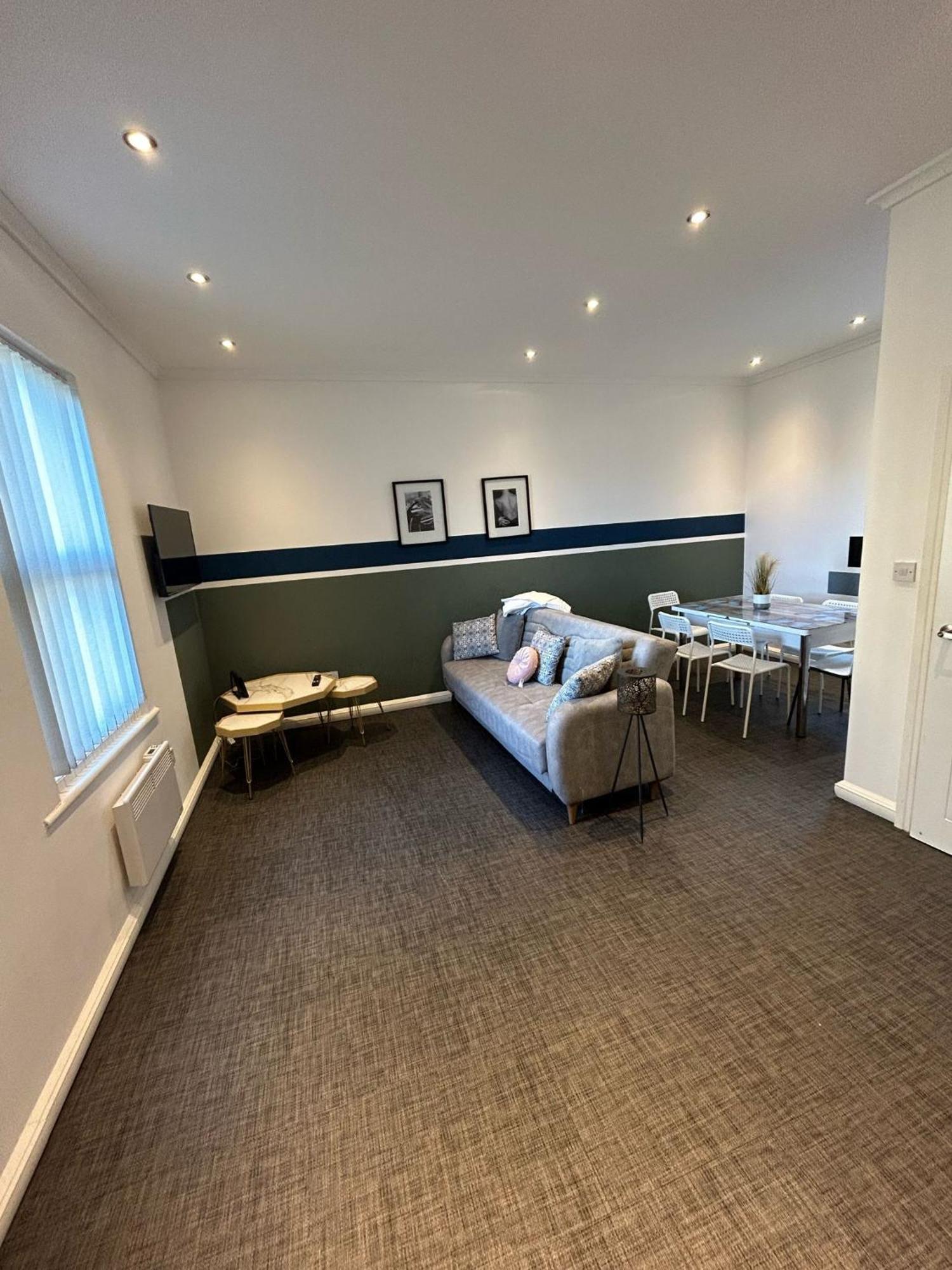Rehoboth By Sasco - 1x Free Parking Space * Blackpool